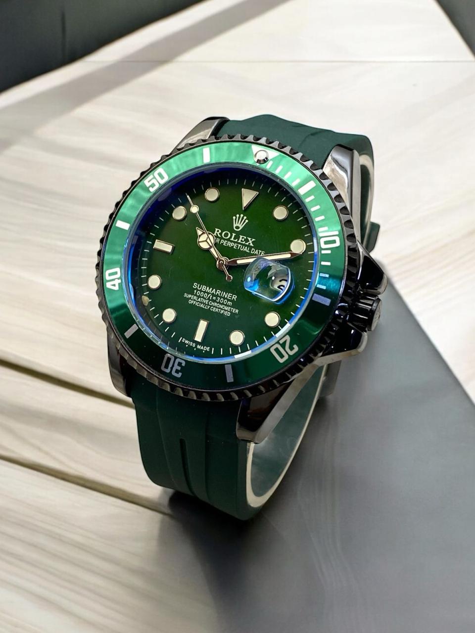 TOP RATED MODEL ( ROLEX SUBMARINER )